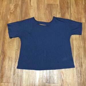 Fabletics Blue Low Cut Back Key Shirt Size Medium